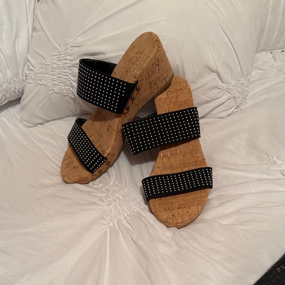 Stylish Black Wedge Sandals